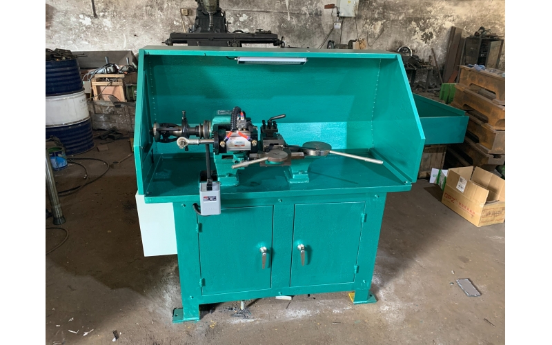 620儀表車床，帶氣動夾緊裝置，可以減輕工人勞動強度